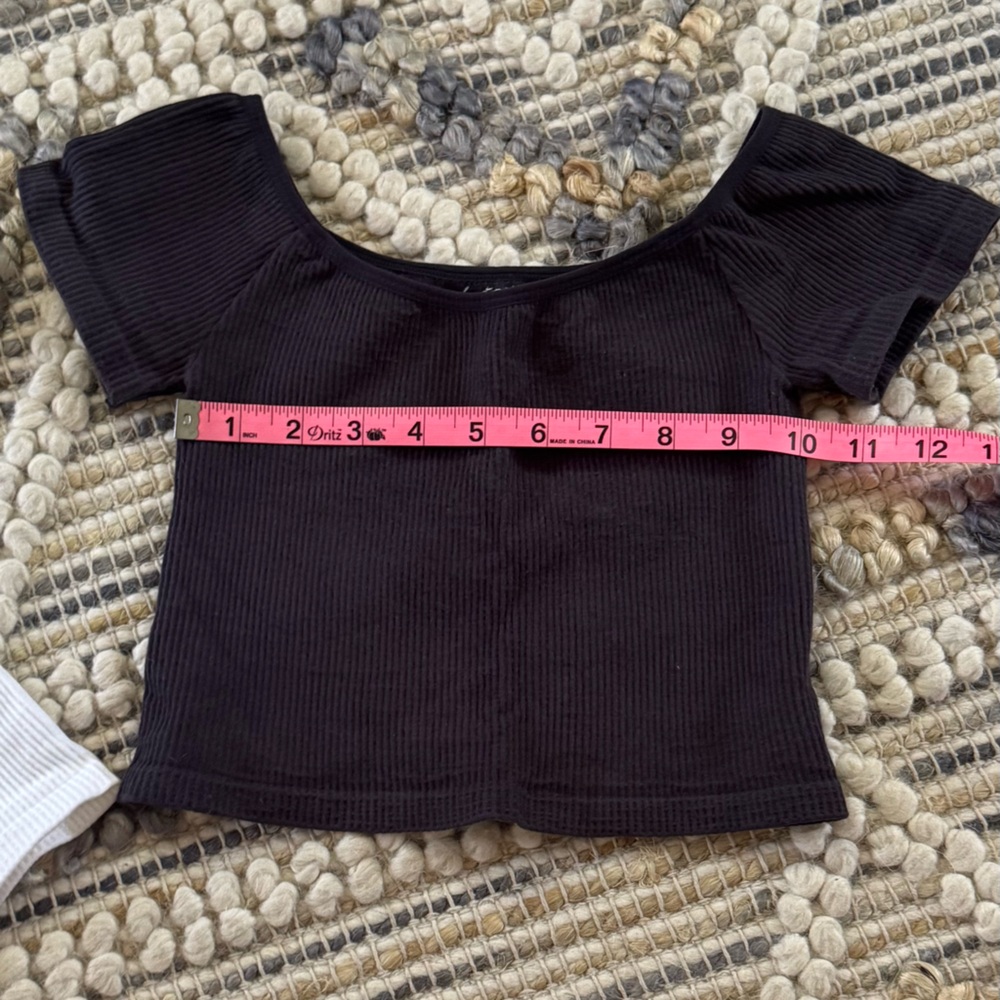 By Together Bundle of Ribbed Cropped Tops - Picture 9 of 10